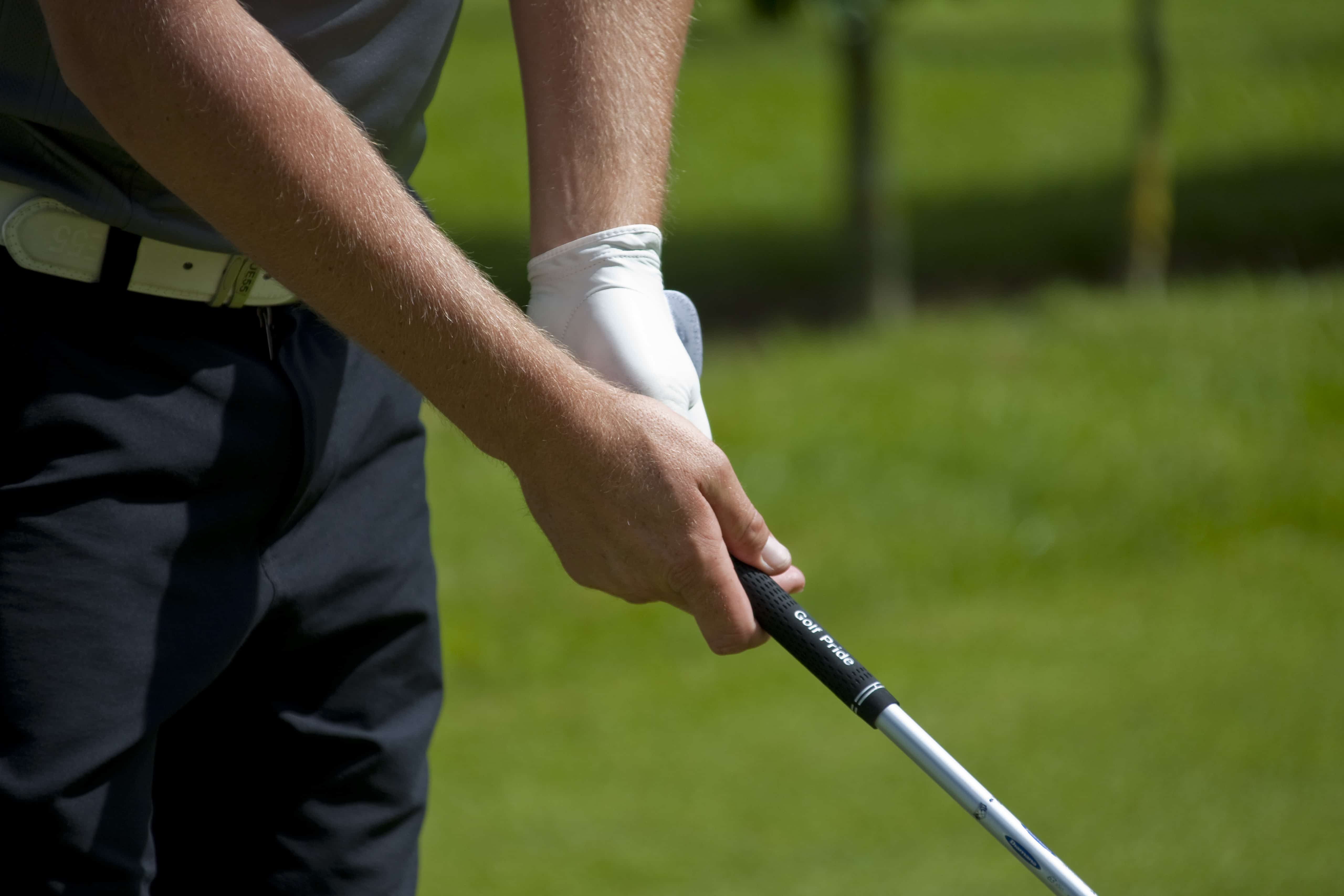 proper golf grip