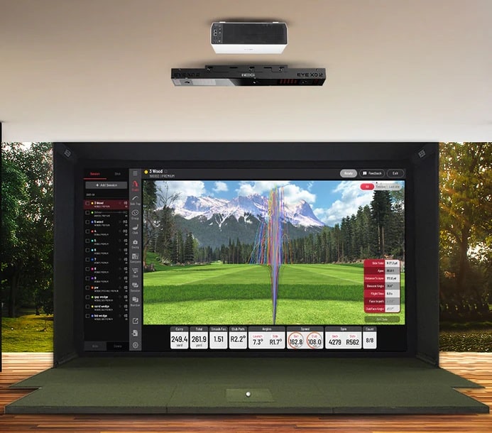 Indoor golf simulator with swing analysis display