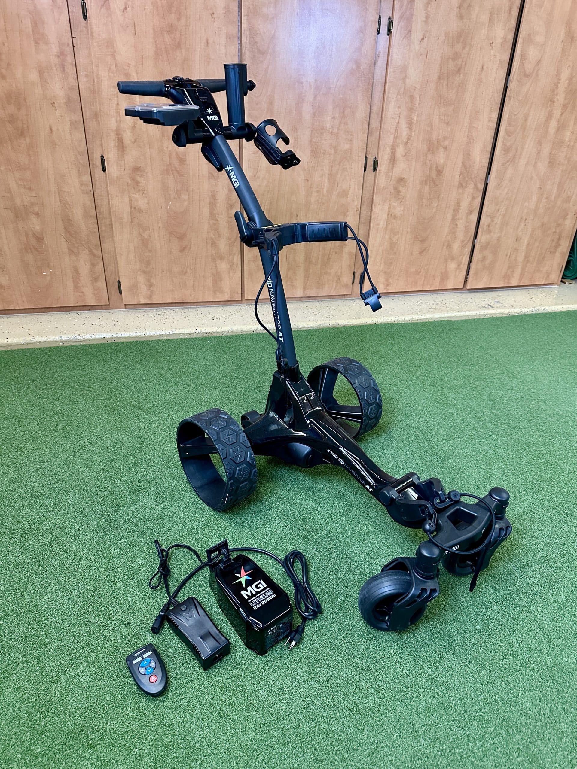 Electric golf push cart with battery and remote