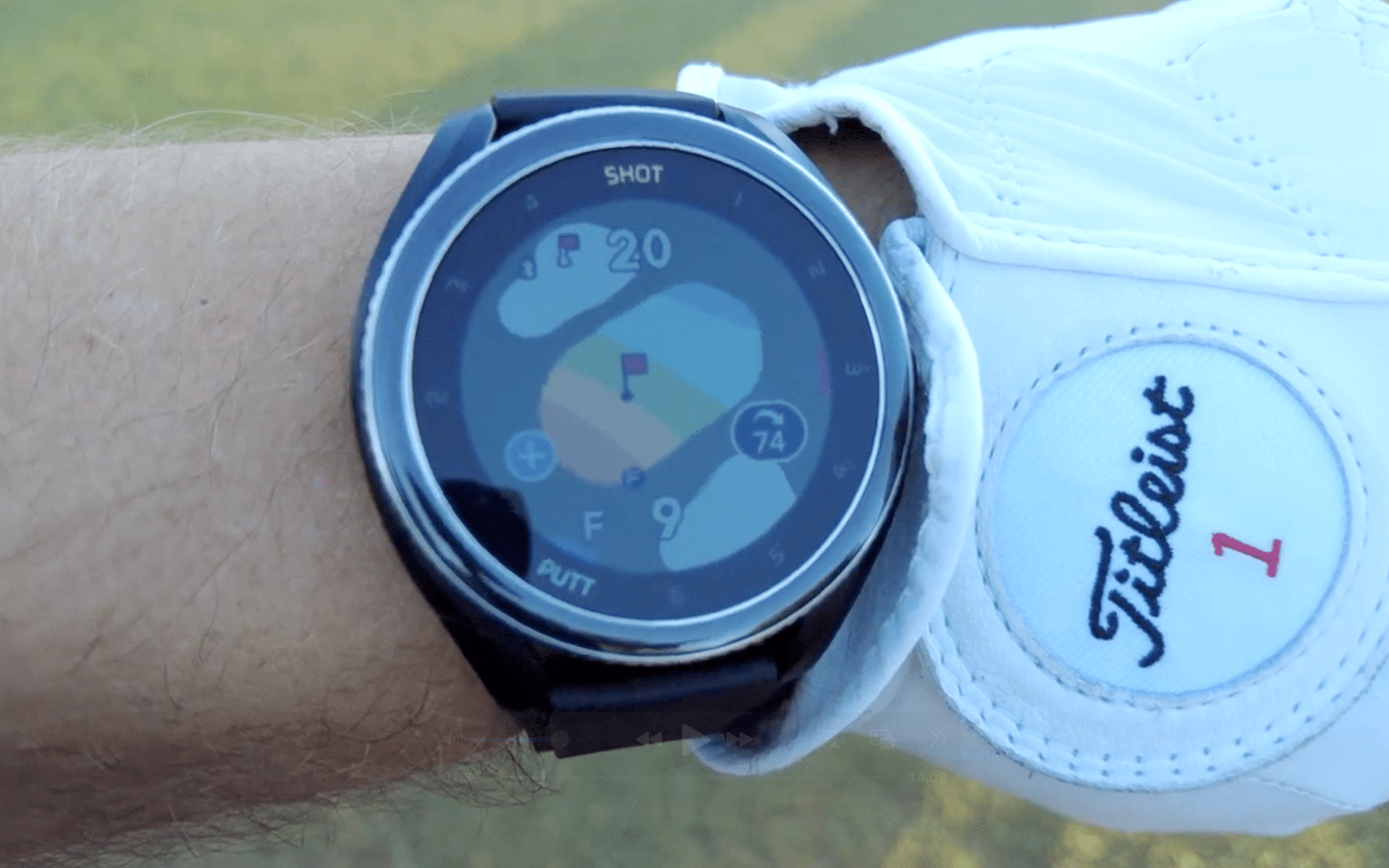 Golf GPS watch displaying course map